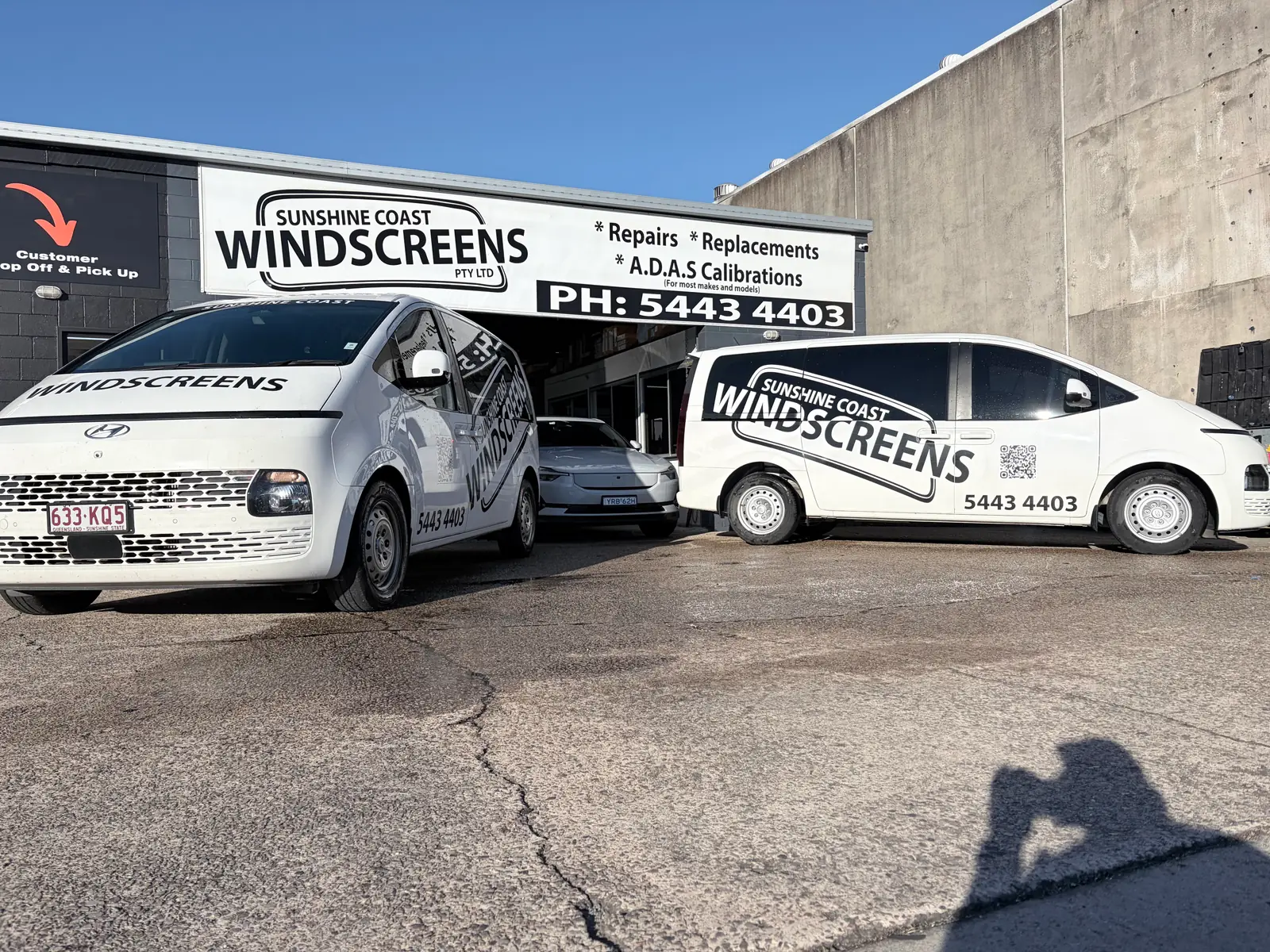Customer drop-off & pick-up — Sunshine Coast Windscreens gallery