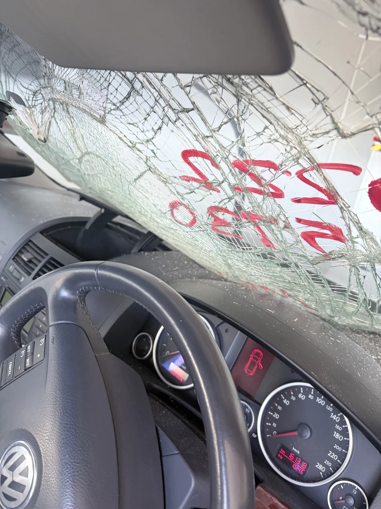 Is a cracked windscreen illegal in Queensland?